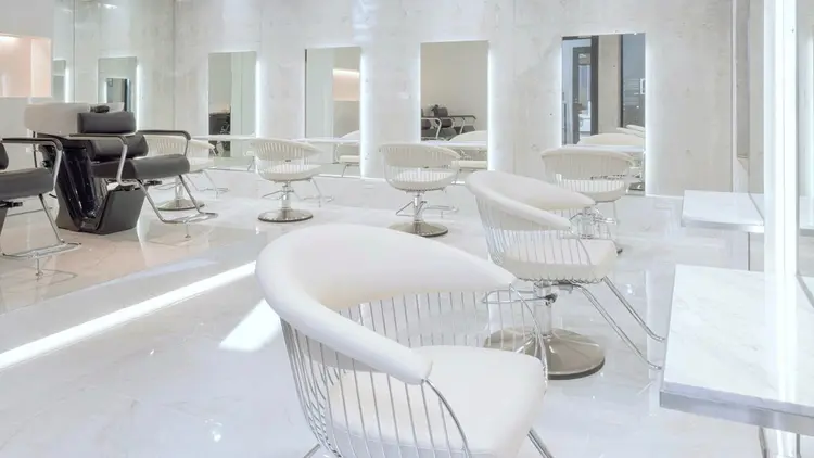 ELTE表参道の内観・外観1