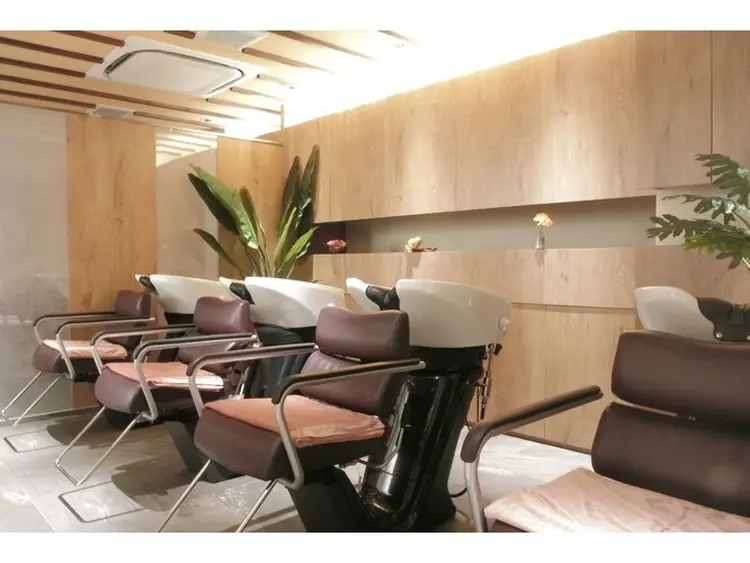 hair resort Ai 新宿西口店の内観・外観3