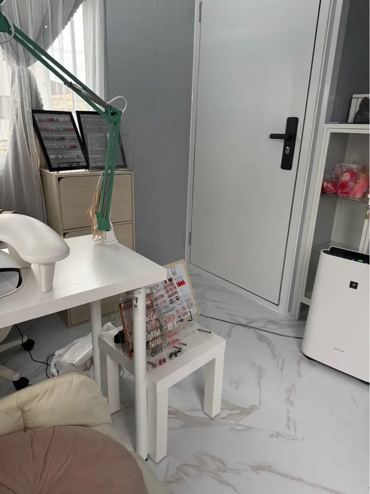 nail salon familleネイルサロン ファミーユの内観・外観2