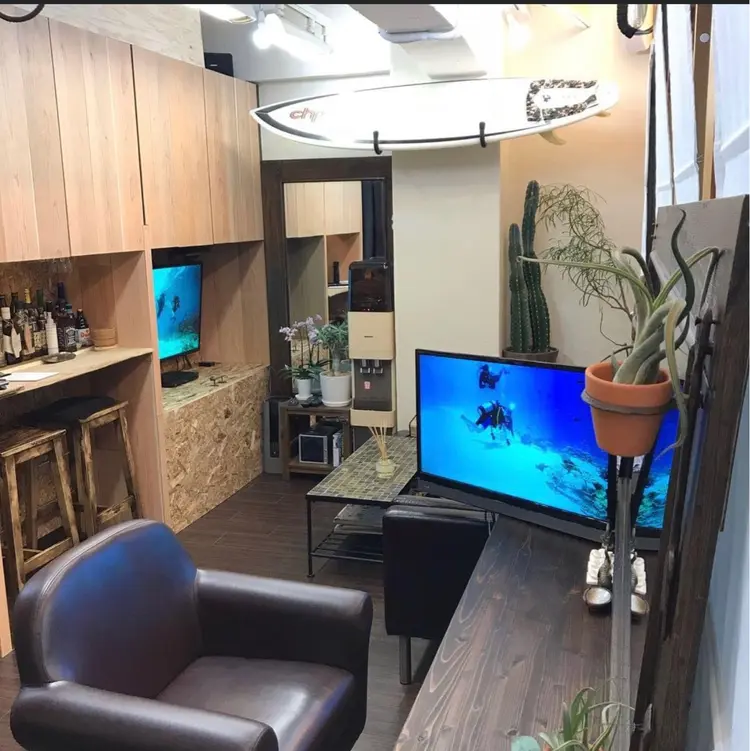 縮毛矯正専門店FUNNYの内観・外観2