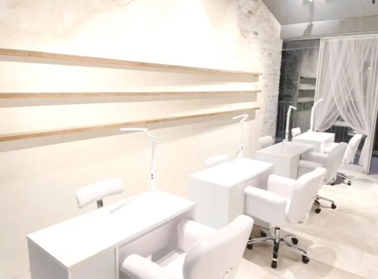 ネイルグラマラス 西新井店の内観・外観2