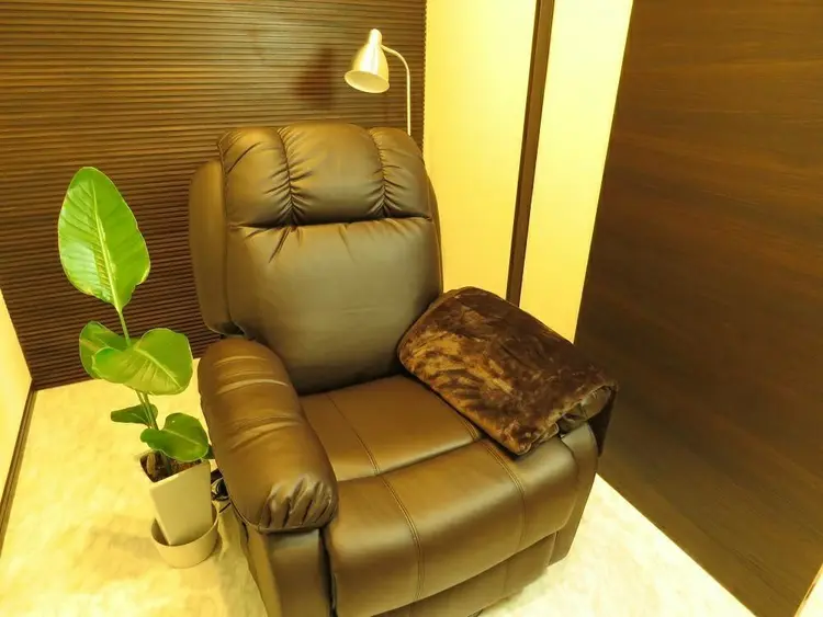 eyelash salon Rey姪浜店の内観・外観3