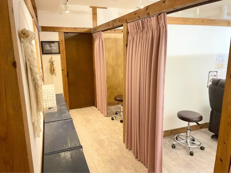 アイラッシュ＆ネイル専門店　CURAR【クラル】 茅ヶ崎店の内観・外観3