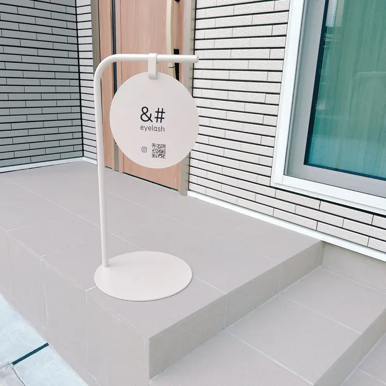 and sharp eyelashの内観・外観3