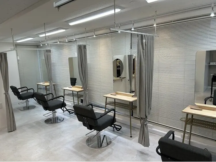 TELA HAIR 草加店の内観・外観1