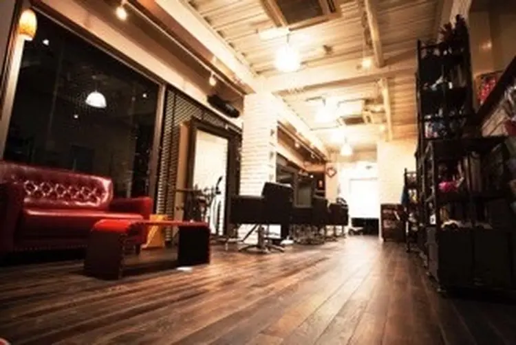 FRAMEの内観・外観1