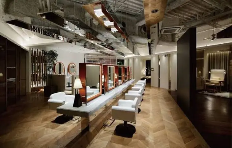 カキモトアームズ銀座店の内観・外観2