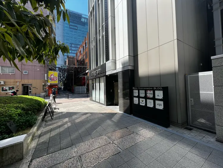 33【SASA】OSAKA【ササ】の内観・外観1