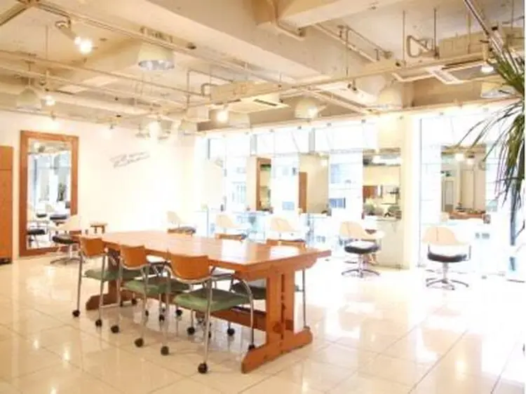 ヘアースタジオマアムジーの内観・外観3