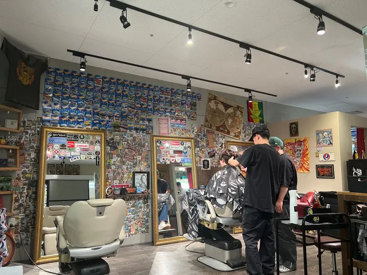 marley's  barberの内観・外観1