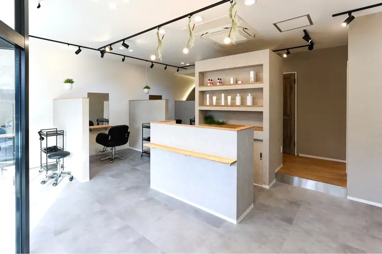 waku 豊橋藤沢店の内観・外観1