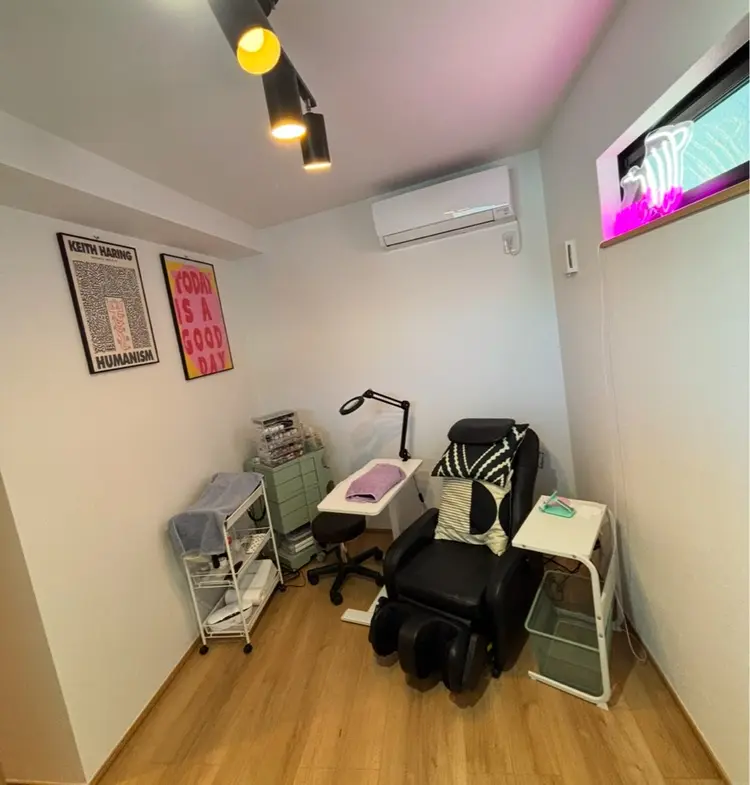 mua nailの内観・外観2