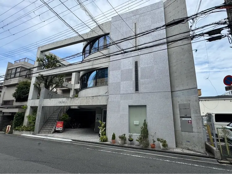 A BY WHOの内観・外観1