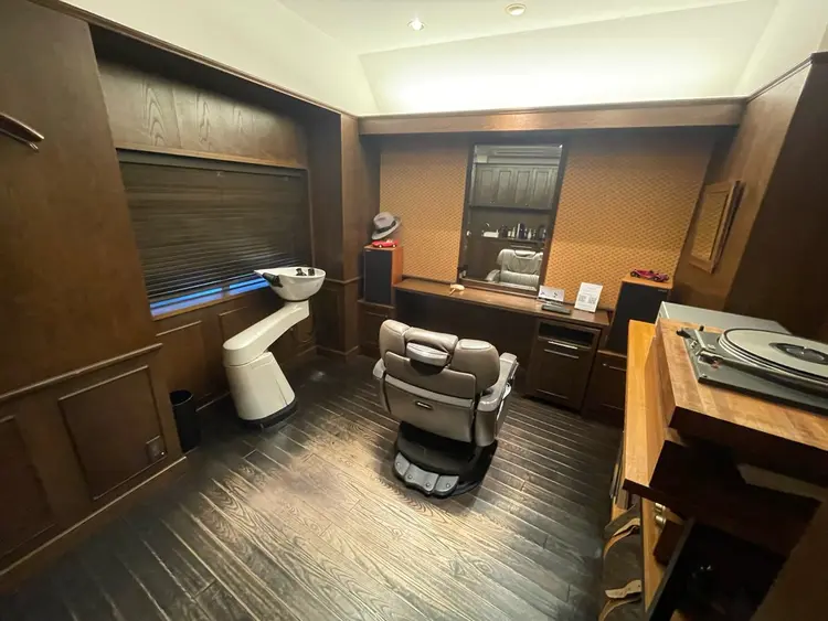 THE BARBER 青山の内観・外観1