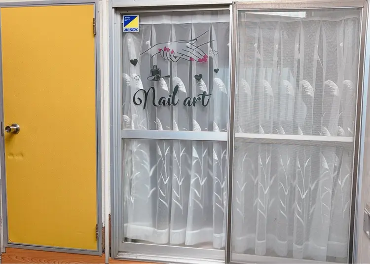 Elegance Nailの内観・外観2