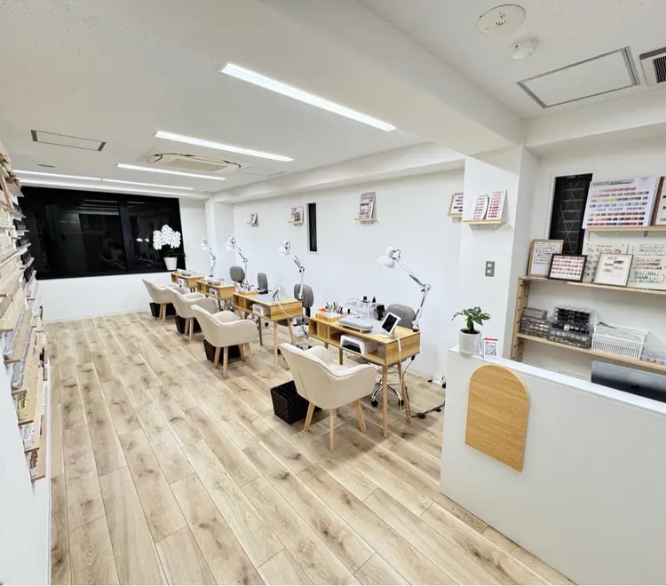 MY Nailの内観・外観1