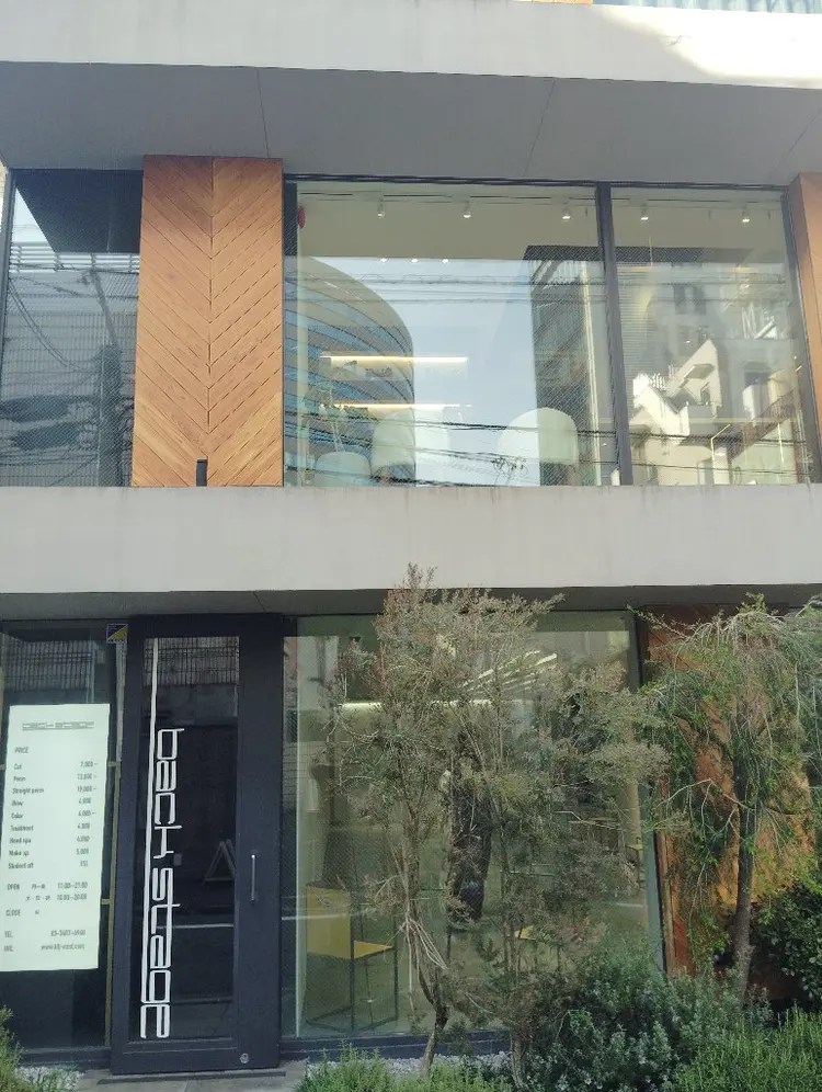 backstage青山店の内観・外観1