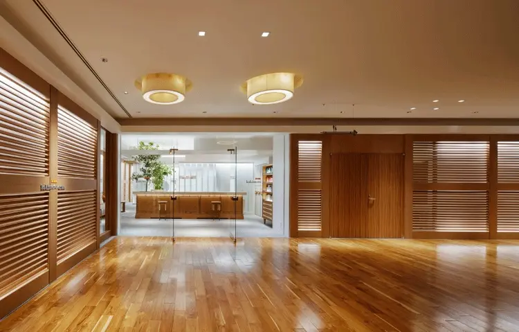 kakimotoarmsGINZAの内観・外観1