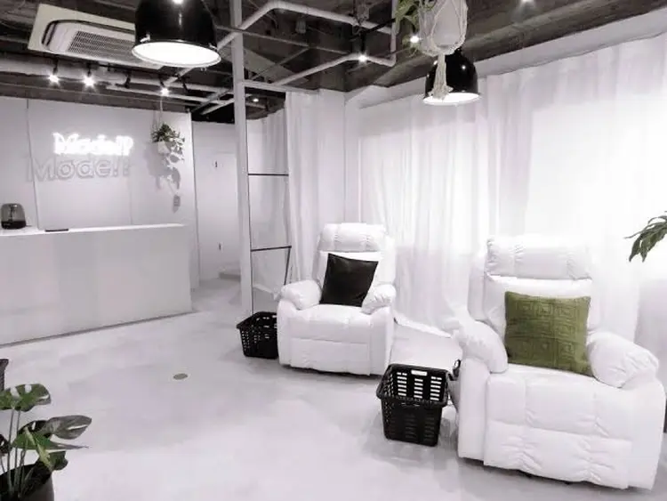 Mode!?新宿西口店【メンズ眉毛サロン】の内観・外観1