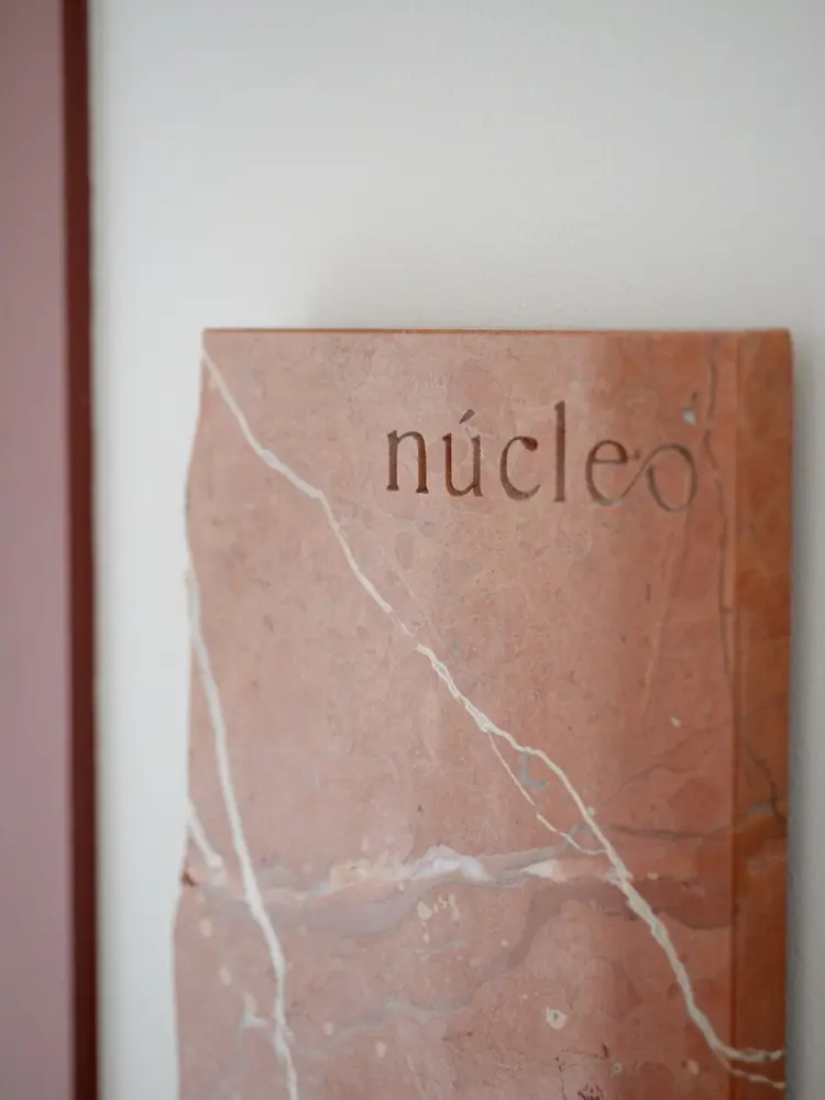 nail salon núcleo 【ヌクレオ】の内観・外観2