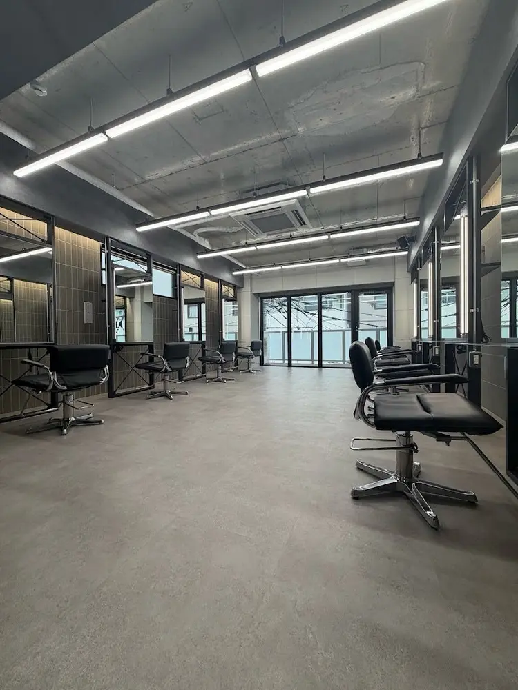 ガウディ 博多店の内観・外観2