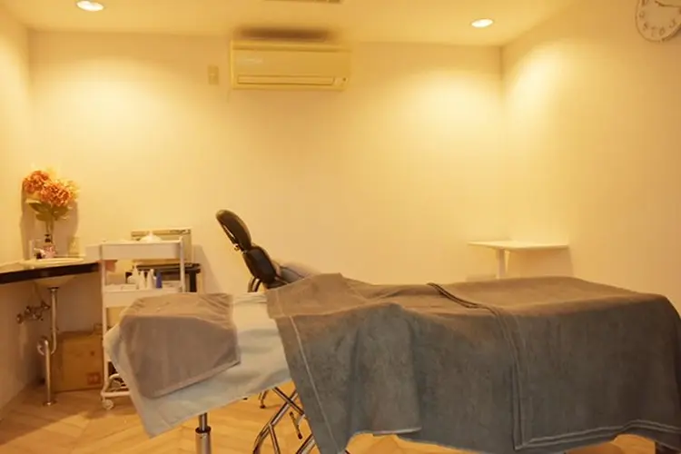 エステ&ヘアー ALPHA PLUSの内観・外観1