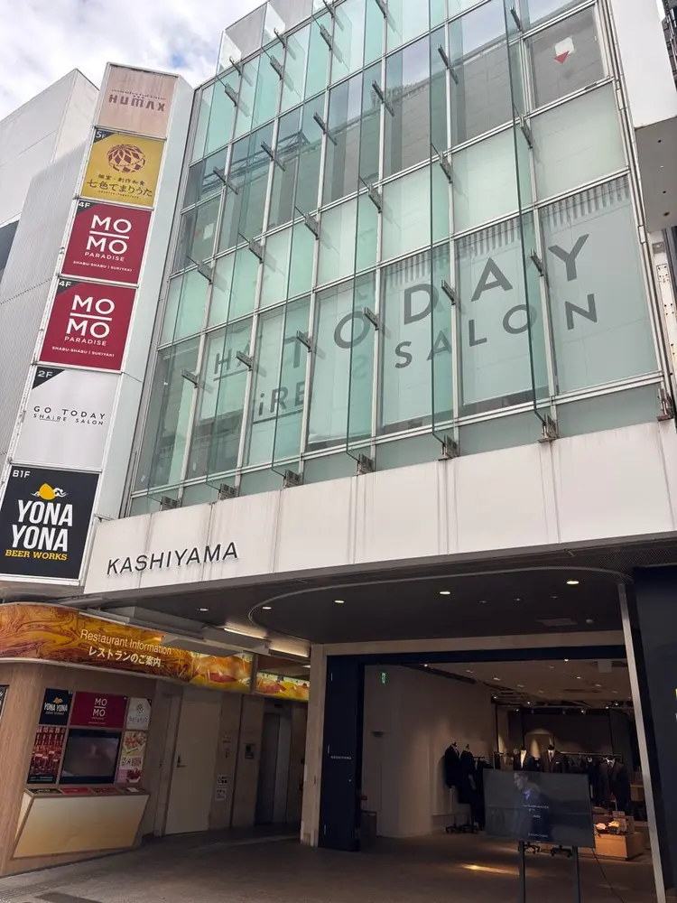 GOTODAY 新宿Aura店の内観・外観1