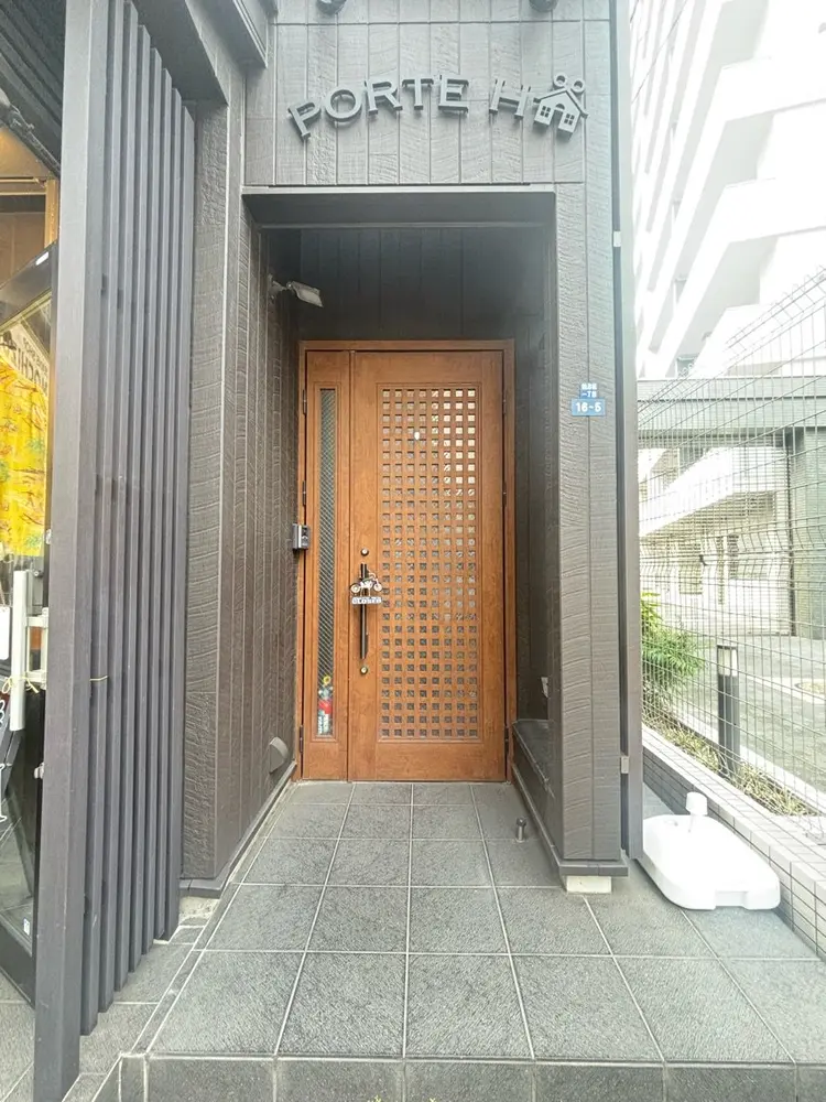 ポルトユイの内観・外観2