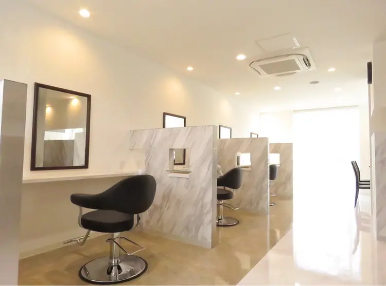 HAIR DESIGN SEA BELLEの内観・外観2