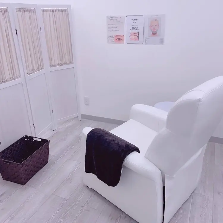 WHITE EYE 枚方店の内観・外観2