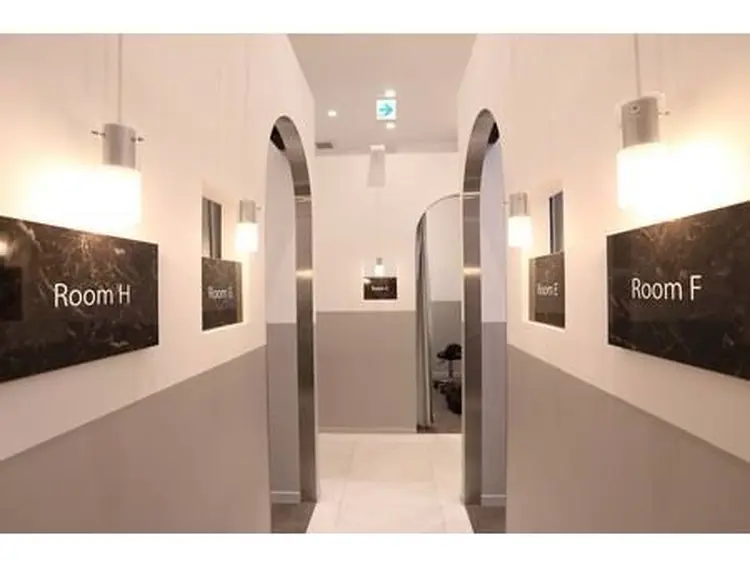 SALOWIN神宮前五丁目店の内観・外観3