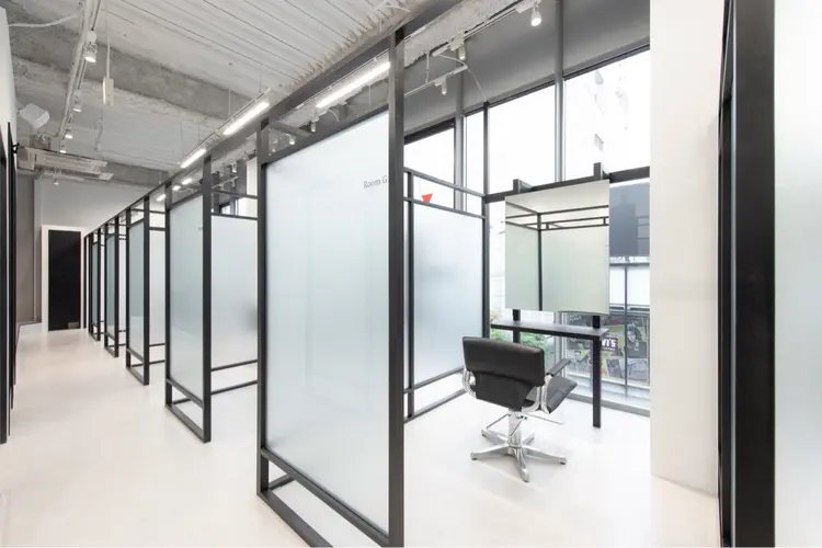 SALOWIN心斎橋店の内観・外観2