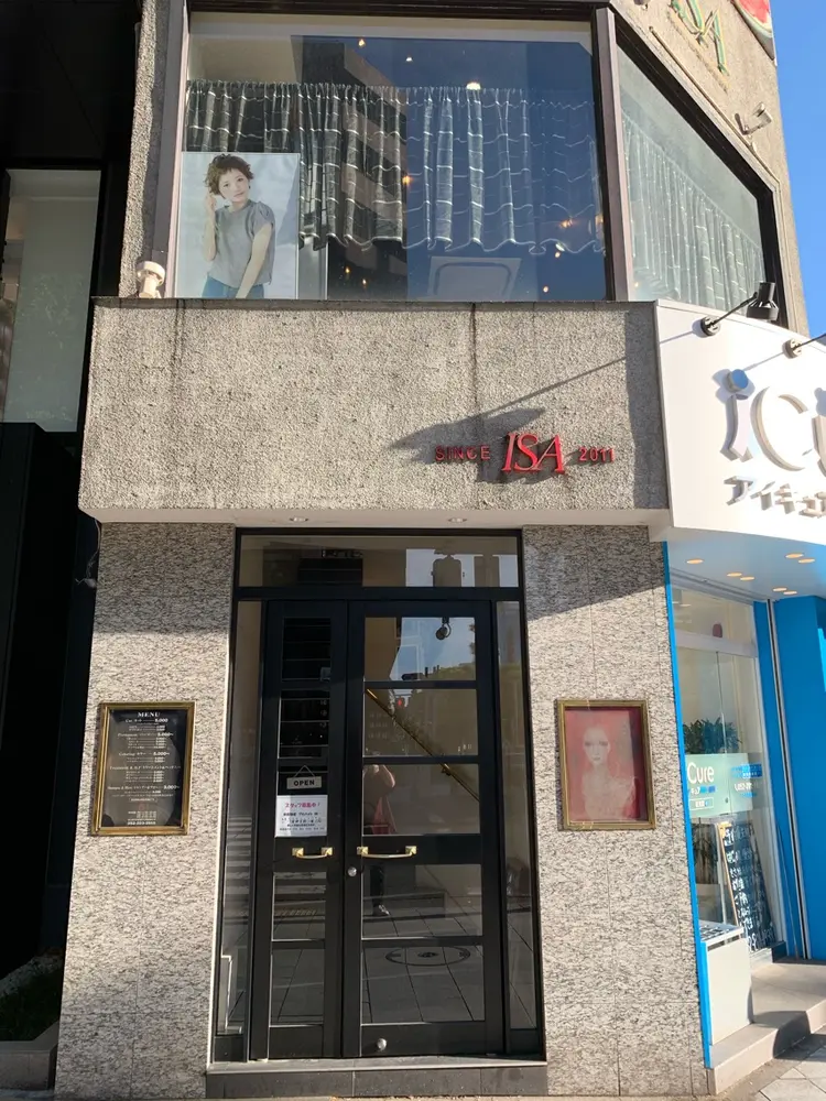 美容室ISA 伏見店の内観・外観2