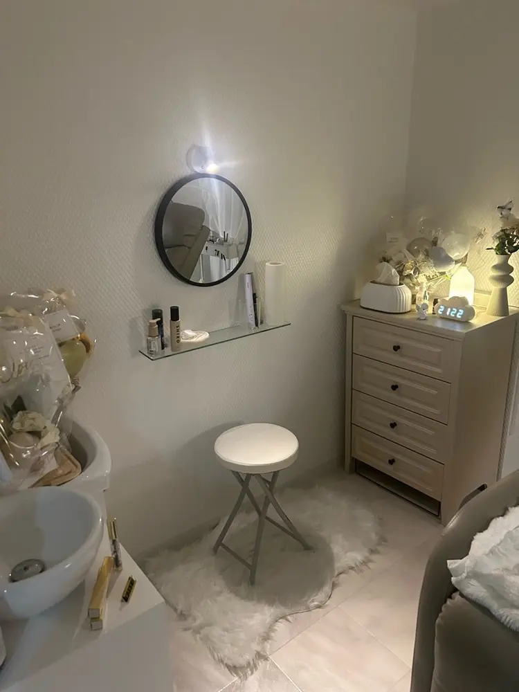 Rona eyeの内観・外観1