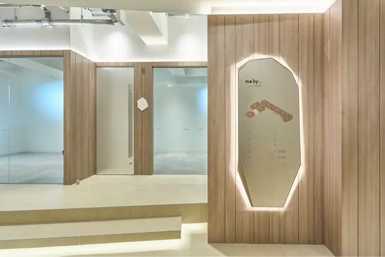 MiUの内観・外観3