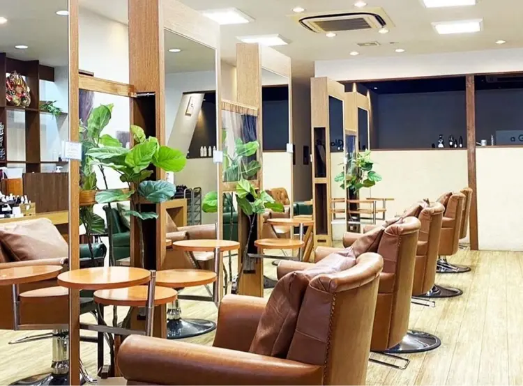 a Gland tetraの内観・外観1