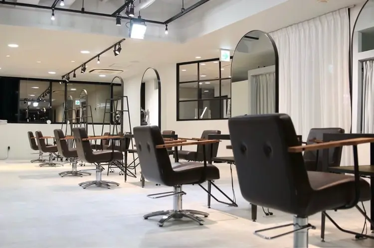 LICO HAIR&RELAXATION 名駅店の内観・外観1