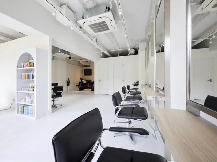 YOLO小岩の内観・外観1