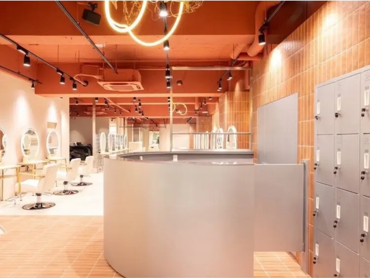 ZEST bisの内観・外観1