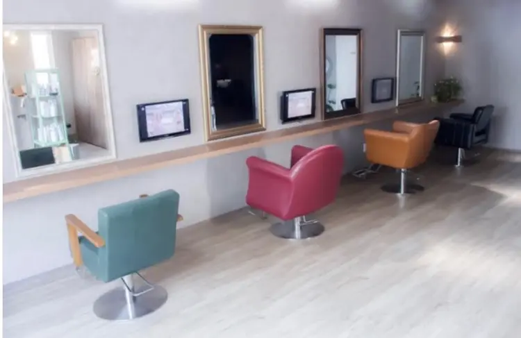 TRACK  HAIR CREATEの内観・外観2