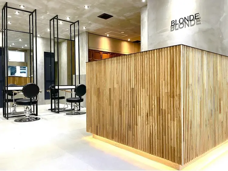 BLONDEの内観・外観1