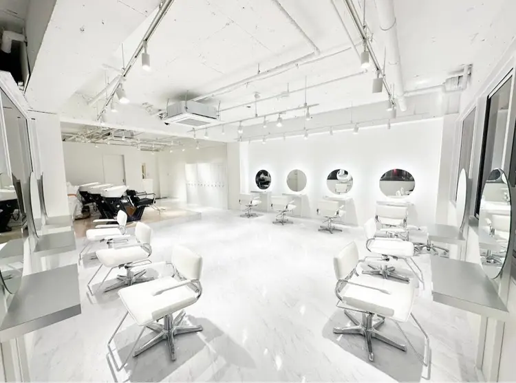 YOLO上野の内観・外観1