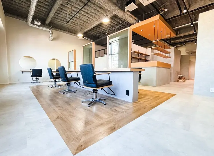 hair resort REGALOの内観・外観2