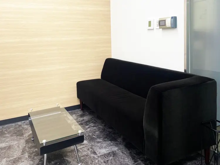 Ｆａｖｏｒｉ奈良西大寺店の内観・外観1