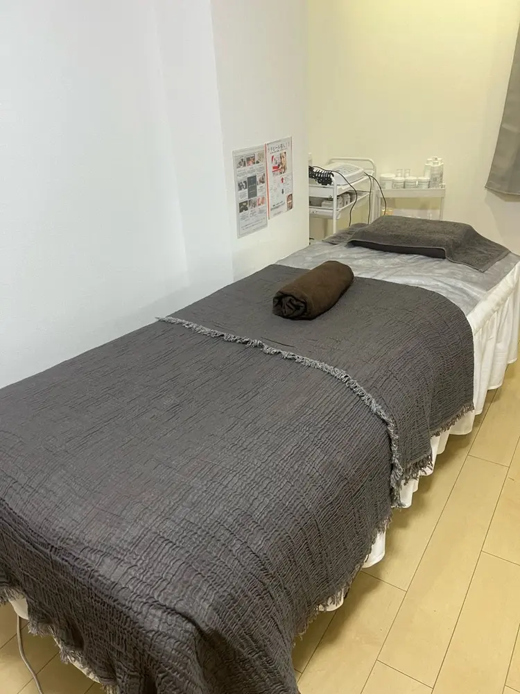 秒速小顔 新宿店の内観・外観2