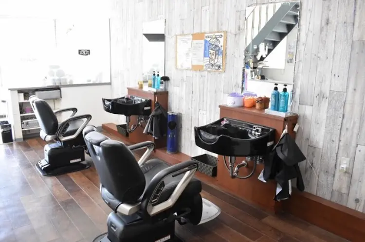 カットギャラリートリイの内観・外観2