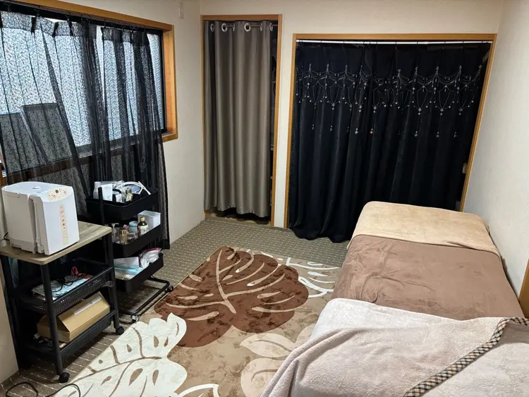 メナード　高槻登町代行店の内観・外観1