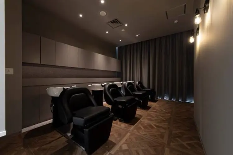 ▫︎ SALOWIN銀座RAY店の内観・外観3