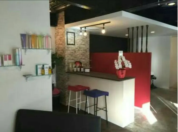 ASUSIAの内観・外観1