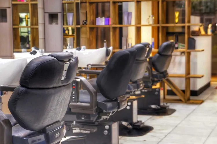 HAIR AVENUE benkei 出戸店の内観・外観2